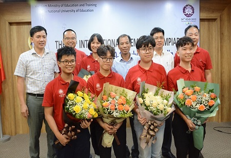 Vietnamese students achieve medals in Russia's chemistry competition